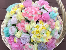 Load image into Gallery viewer, CakeLove - Flower-Shaped Frosting Nozzles (13-Pc Set)